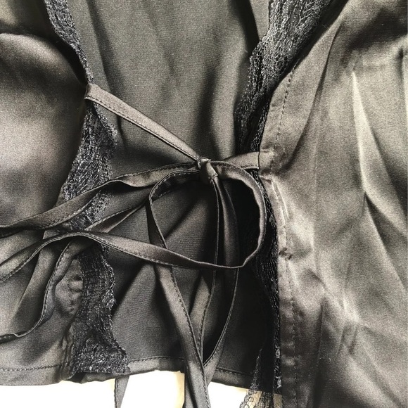 black lace top *sold - Picture 5 of 5